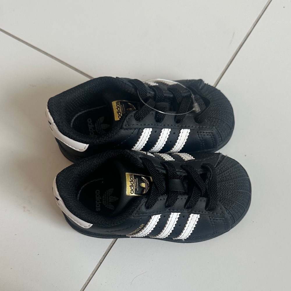 Adidas Kids Black and White Sneakers samba baby 5 - Picture 2 of 3